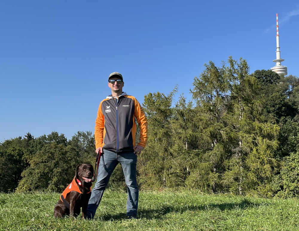 Ich mit Alma und meiner McLaren F1 Team Softshelljacke im Olympiapark